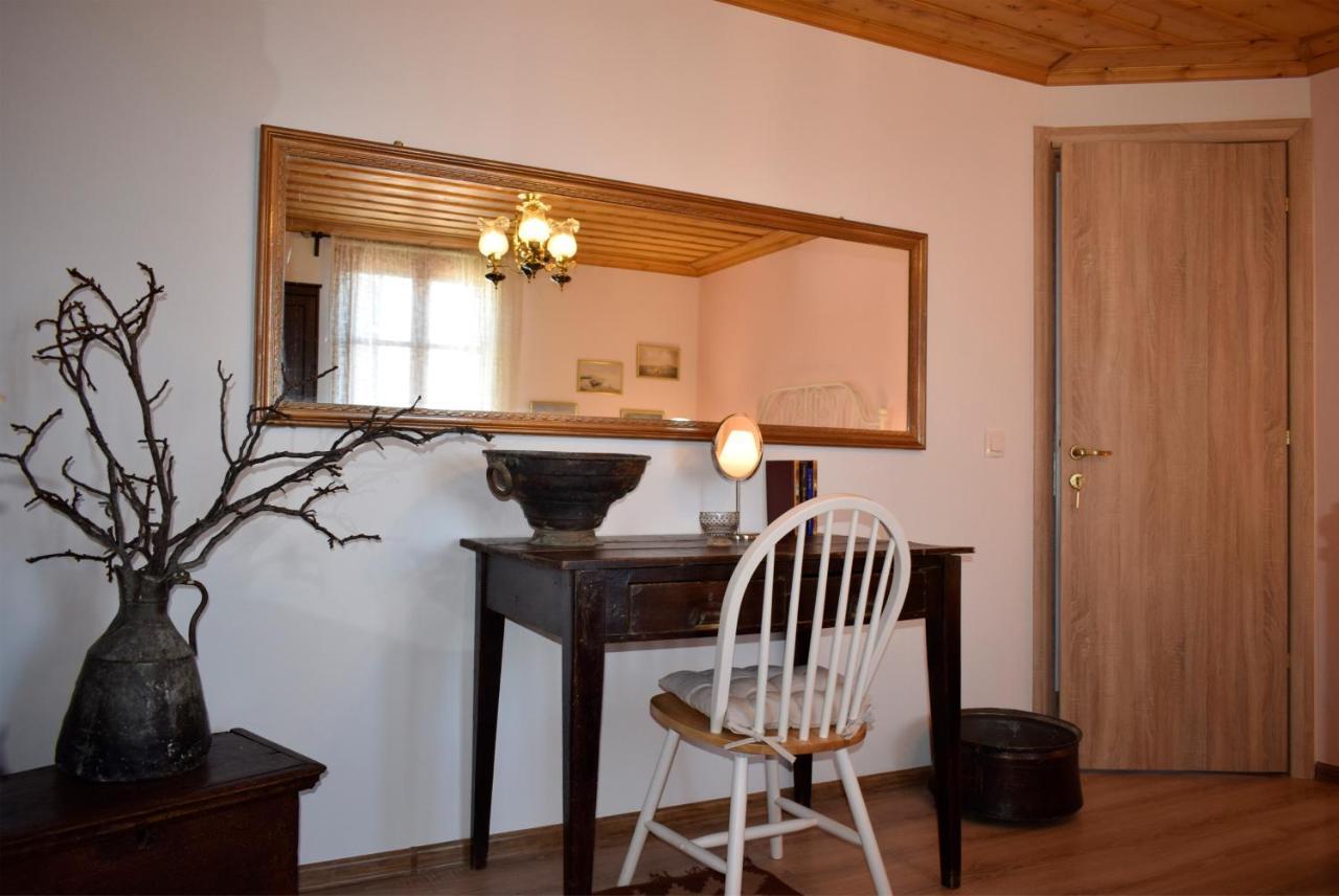 Renovated Old Manor House With Yard Villa Arnaia Exterior photo
